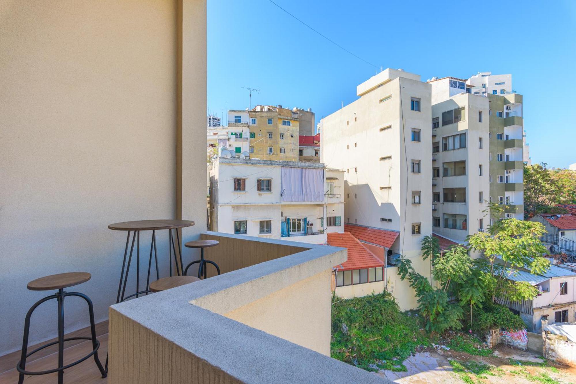 961 Station In Mar Mikhael Beirute